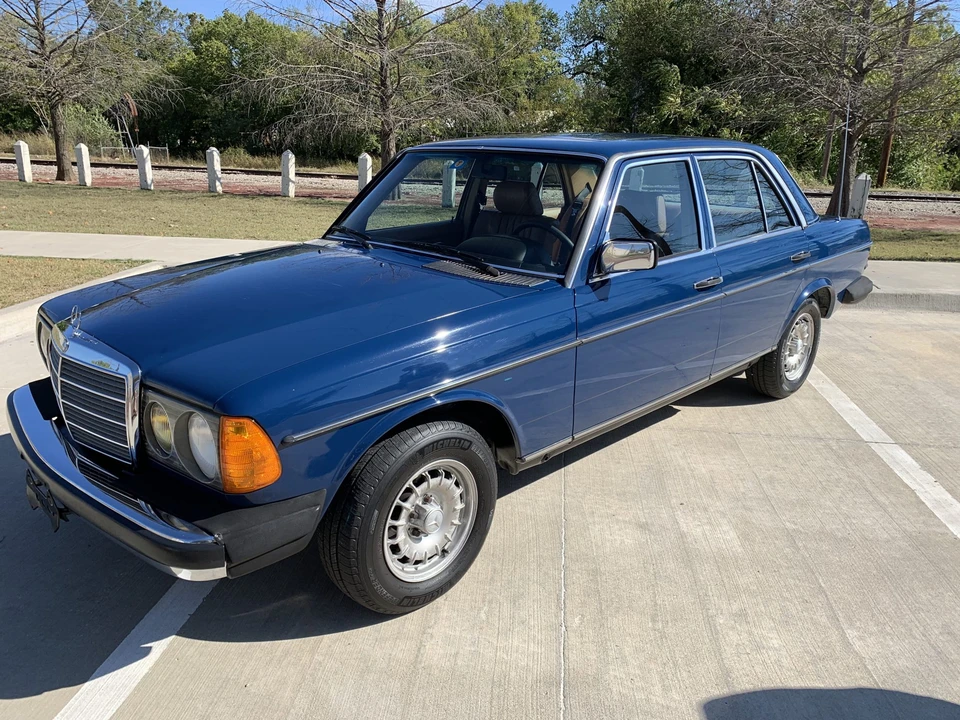 1983 Mercedes-Benz W123 Sedan - Image 3 of 31