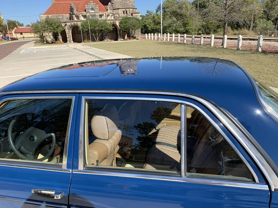 1983 Mercedes-Benz W123 Sedan - Image 21 of 31