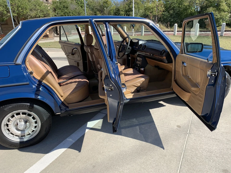 1983 Mercedes-Benz W123 Sedan - Image 20 of 31