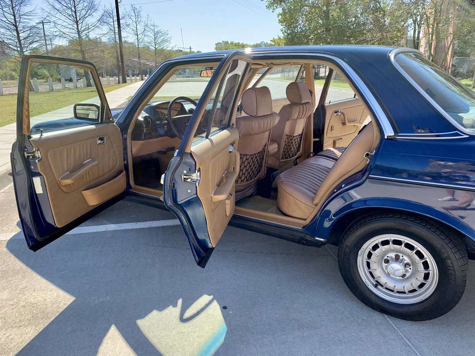 1983 Mercedes-Benz W123 Sedan - Image 19 of 31