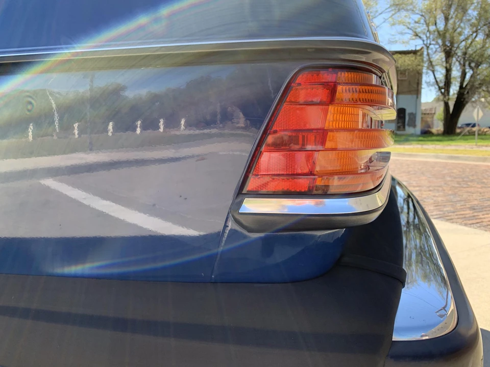 1983 Mercedes-Benz W123 Sedan - Image 30 of 31