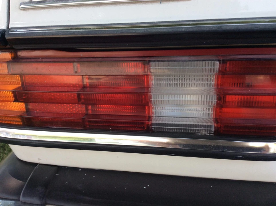 1983 Mercedes-Benz W123 Sedan - Image 25 of 31
