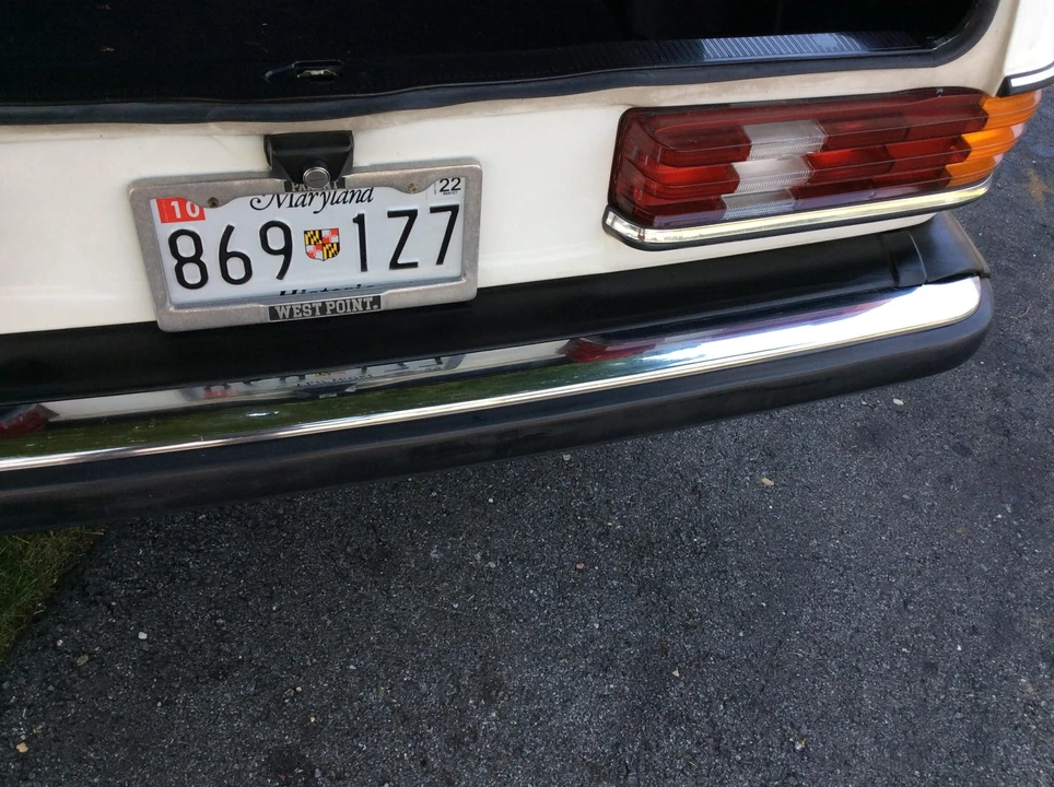 1983 Mercedes-Benz W123 Sedan - Image 26 of 31