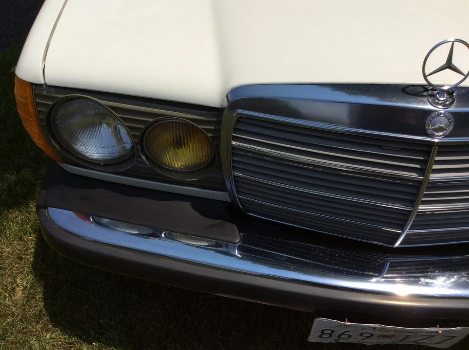 1983 Mercedes-Benz W123 Sedan - Image 19 of 31