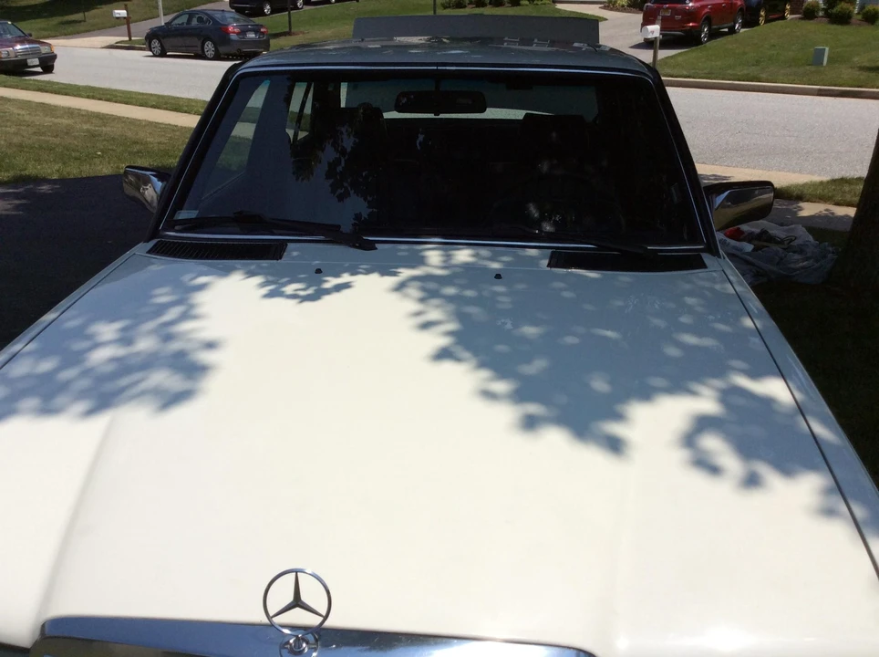 1983 Mercedes-Benz W123 Sedan - Image 17 of 31