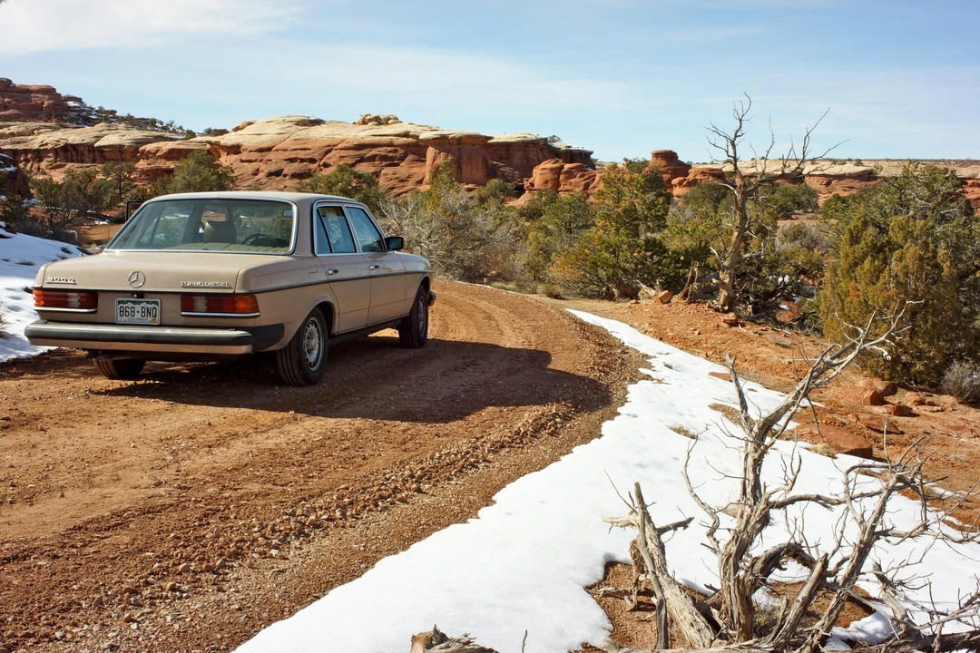 1983 Mercedes-Benz W123 Sedan - Image 21 of 31