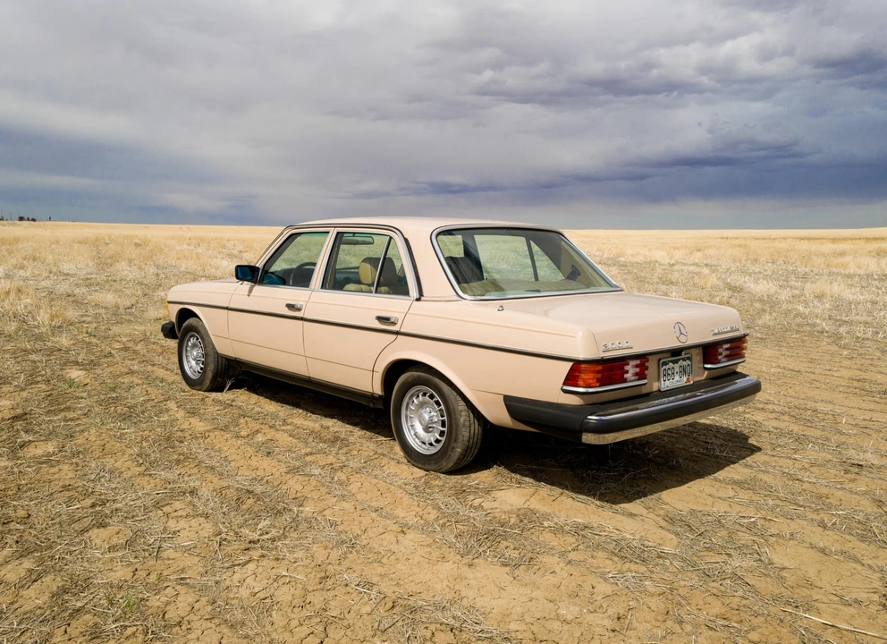 1983 Mercedes-Benz W123 Sedan - Image 15 of 31
