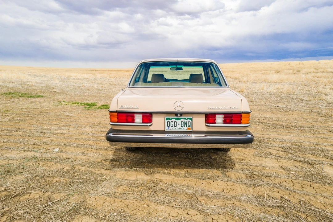 1983 Mercedes-Benz W123 Sedan - Image 13 of 31