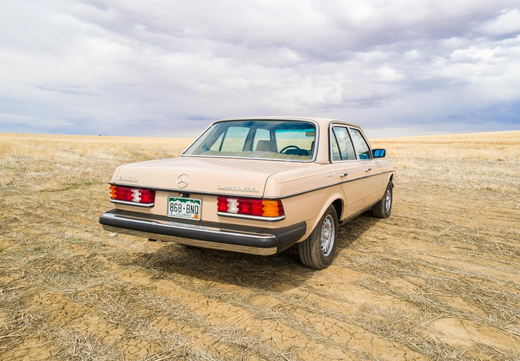 1983 Mercedes-Benz W123 Sedan - Image 12 of 31