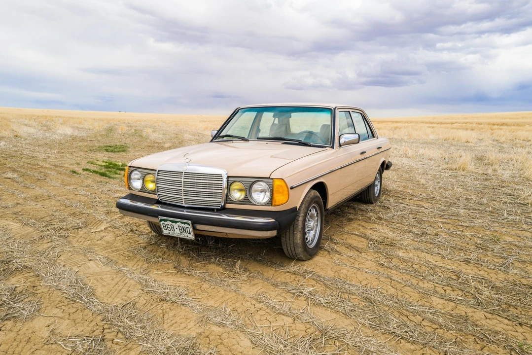 1983 Mercedes-Benz W123 Sedan - Image 3 of 31