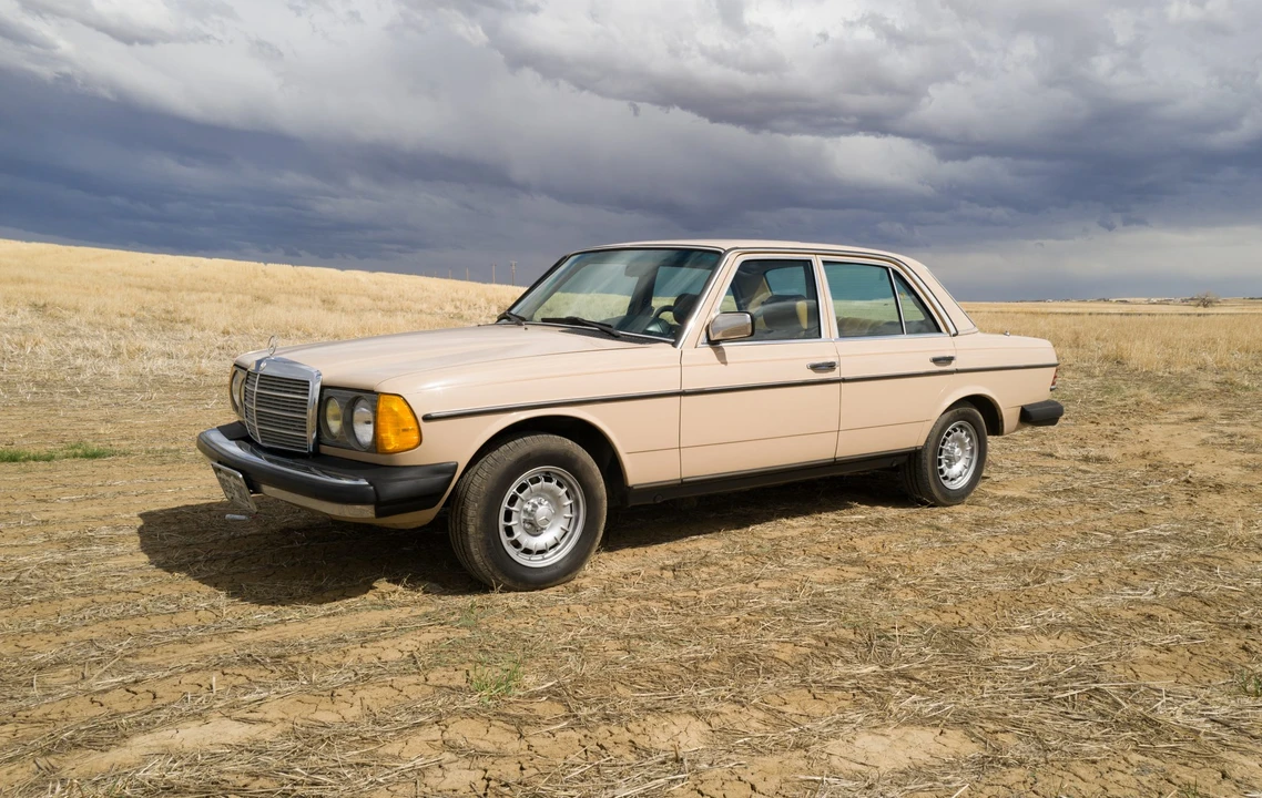 1983 Mercedes-Benz W123 Sedan - Image 18 of 31