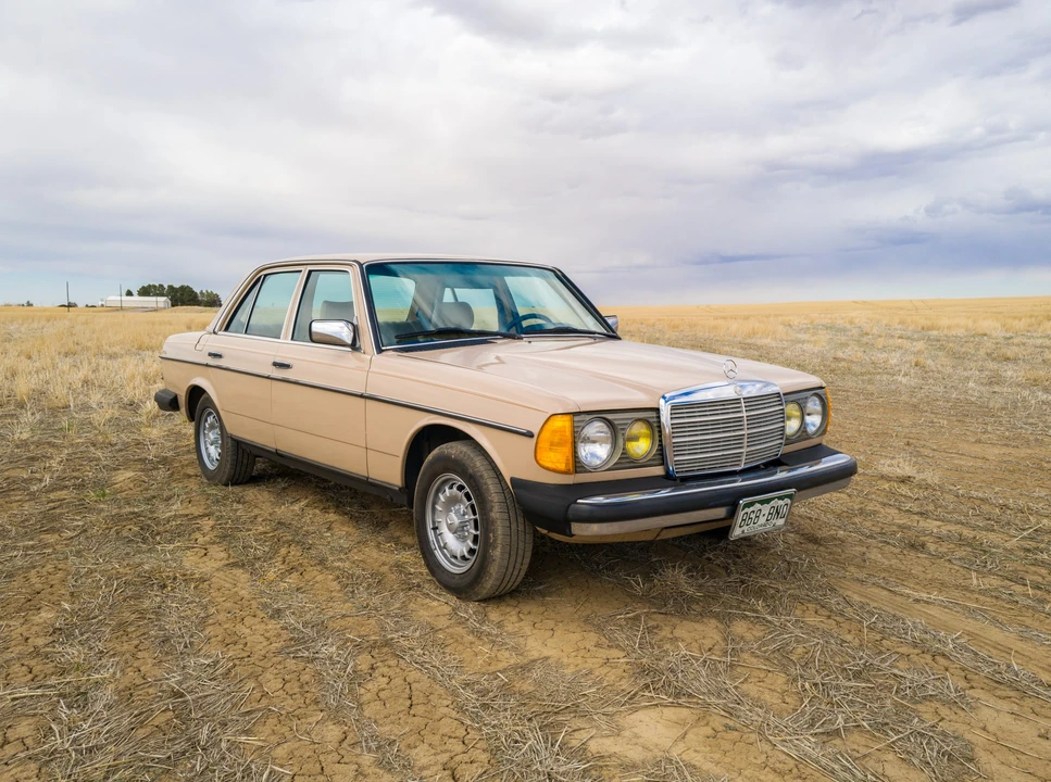 1983 Mercedes-Benz W123 Sedan - Image 5 of 31