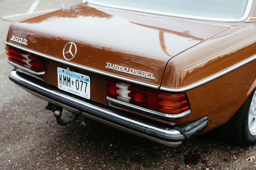 1983 Mercedes-Benz W123 Sedan - Image 14 of 31