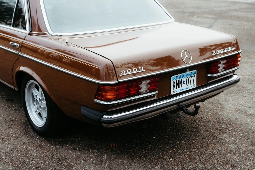 1983 Mercedes-Benz W123 Sedan - Image 13 of 31