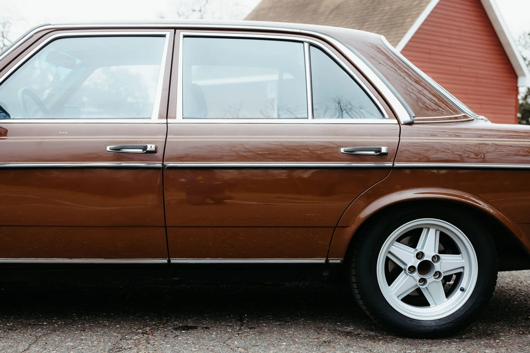 1983 Mercedes-Benz W123 Sedan - Image 16 of 31