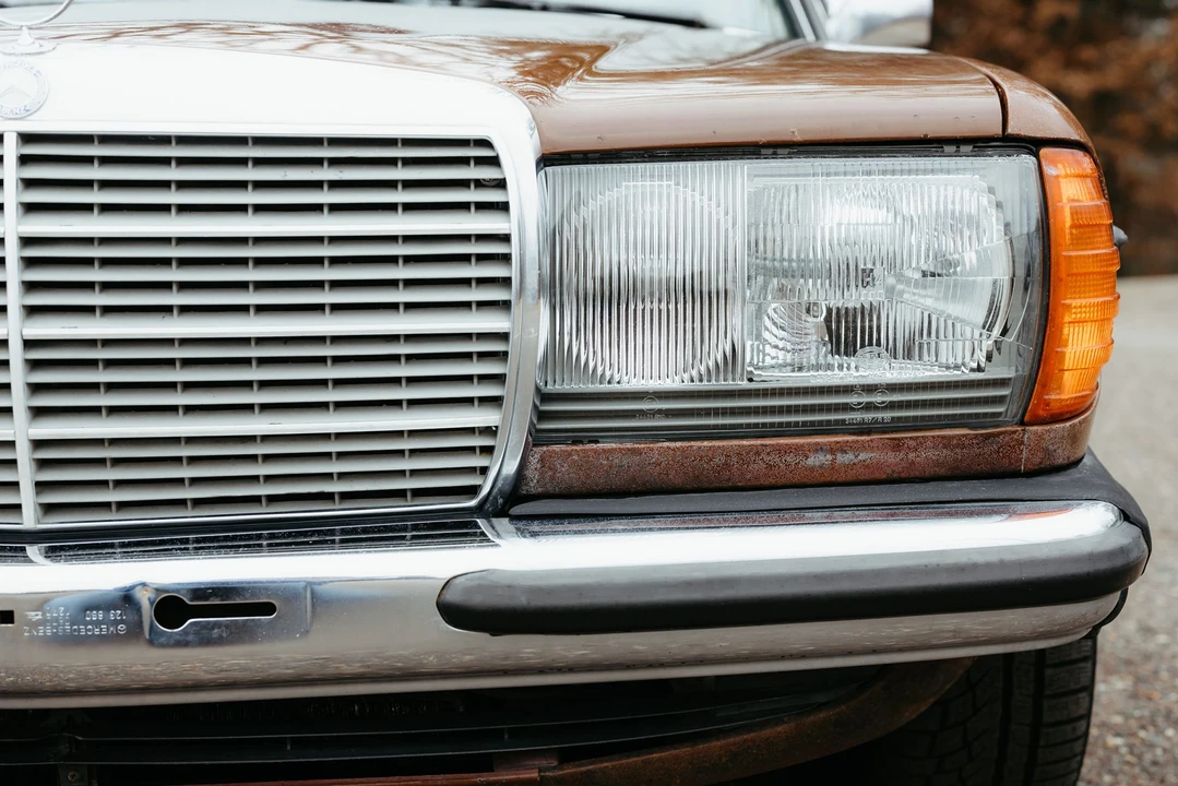 1983 Mercedes-Benz W123 Sedan - Image 24 of 31