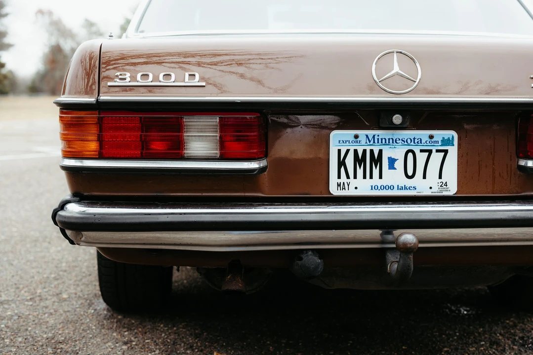1983 Mercedes-Benz W123 Sedan - Image 25 of 31