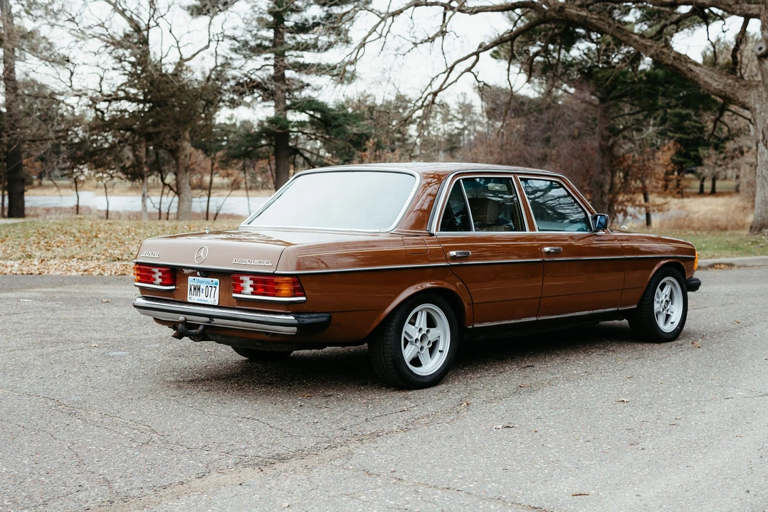1983 Mercedes-Benz W123 Sedan - Image 7 of 31