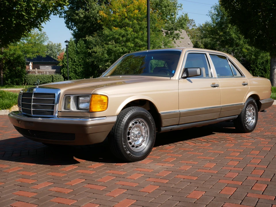1983 Mercedes-Benz W126 S-Class Sedan - Image 3 of 31