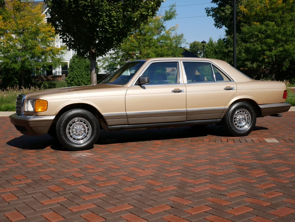 1983 Mercedes-Benz W126 S-Class Sedan - Image 5 of 31