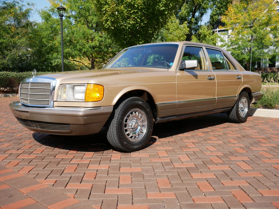 1983 Mercedes-Benz W126 S-Class Sedan - Image 2 of 31