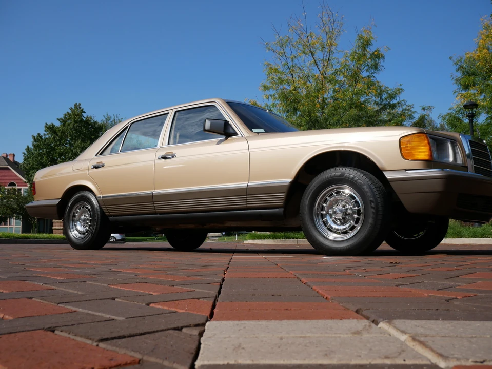 1983 Mercedes-Benz W126 S-Class Sedan - Image 15 of 31