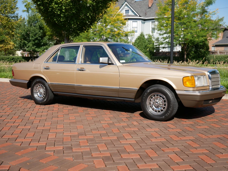 1983 Mercedes-Benz W126 S-Class Sedan - Image 14 of 31