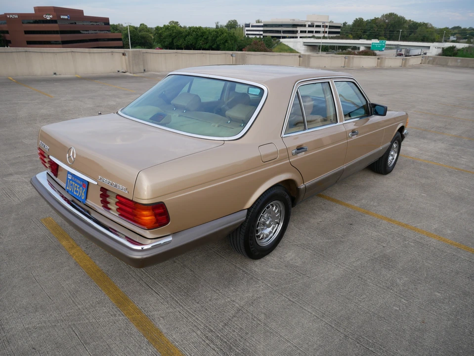 1983 Mercedes-Benz W126 S-Class Sedan - Image 22 of 31