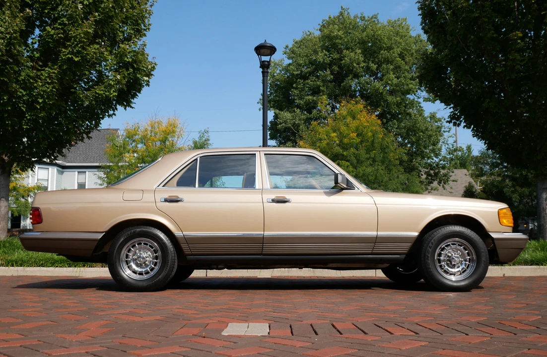 1983 Mercedes-Benz W126 S-Class Sedan - Image 13 of 31