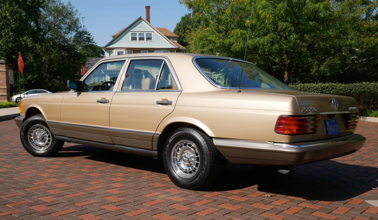 1983 Mercedes-Benz W126 S-Class Sedan - Image 8 of 31