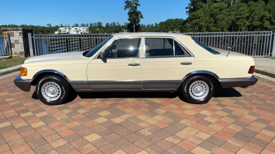 1983 Mercedes-Benz W126 S-Class Sedan - Image 2 of 10