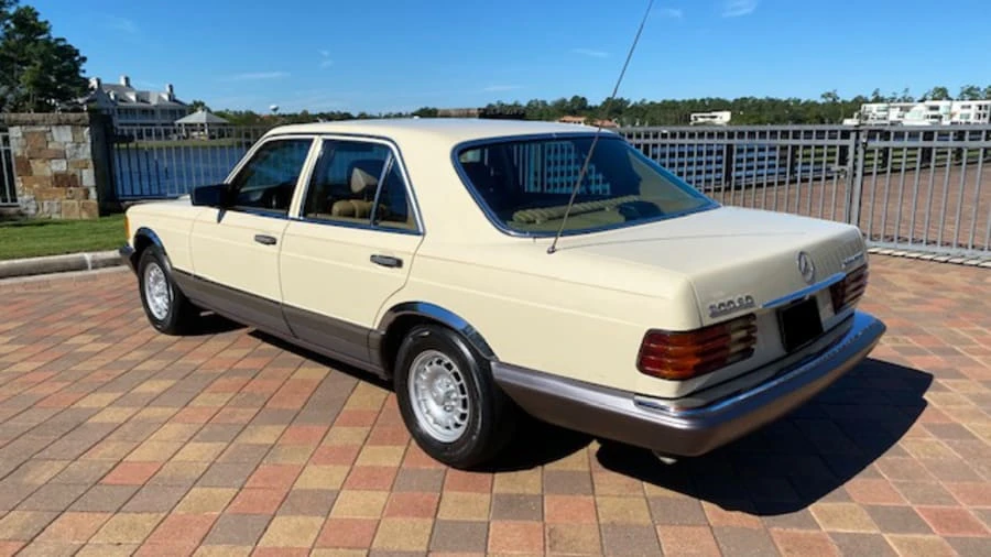 1983 Mercedes-Benz W126 S-Class Sedan - Image 3 of 10