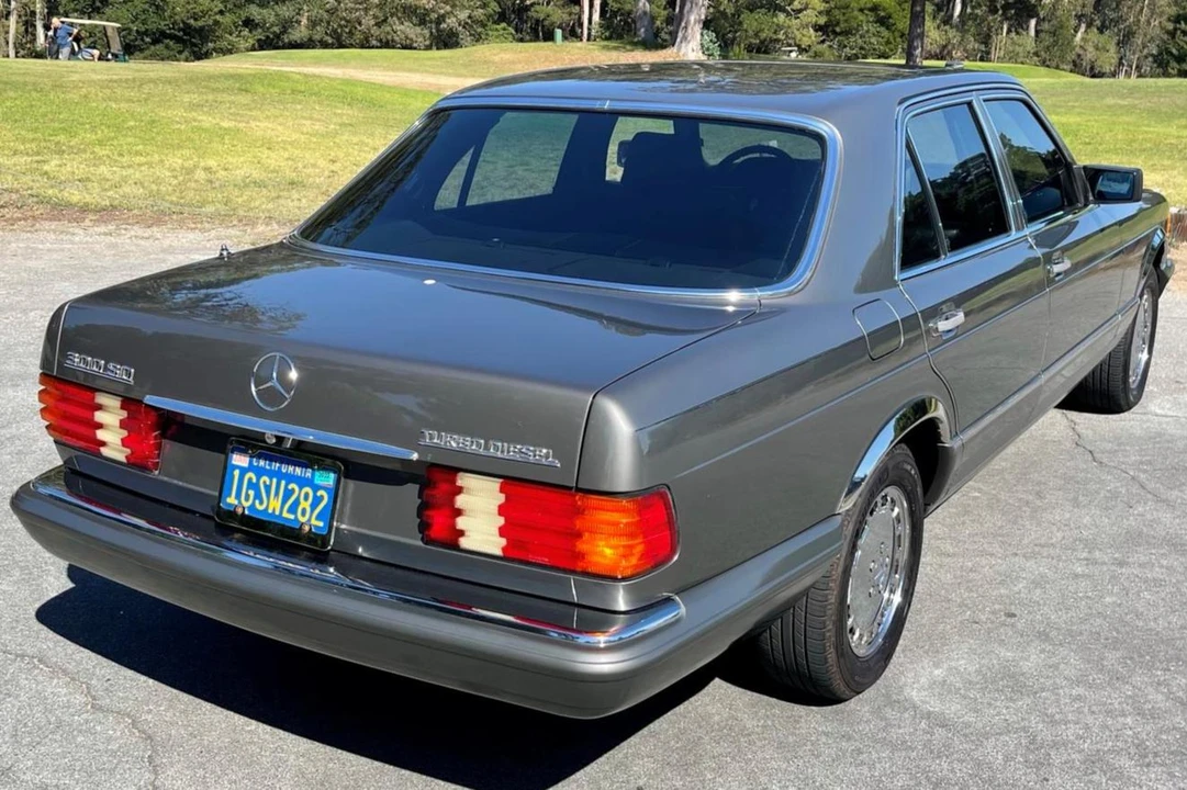 1983 Mercedes-Benz W126 S-Class Sedan - Image 4 of 31