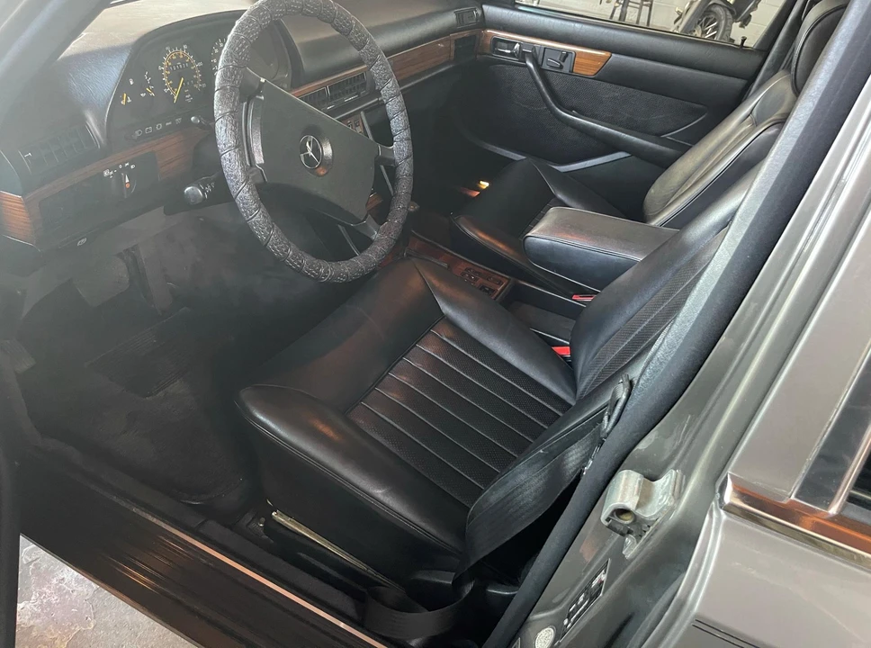 1983 Mercedes-Benz W126 S-Class Sedan - Image 23 of 31