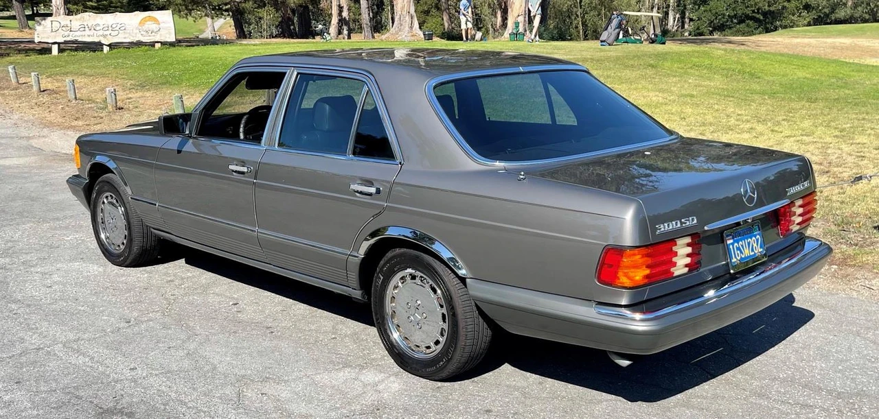1983 Mercedes-Benz W126 S-Class Sedan - Image 10 of 31