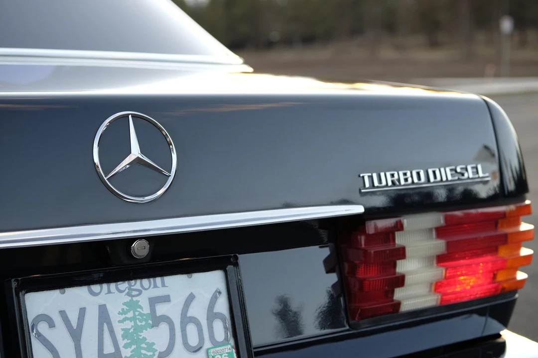 1983 Mercedes-Benz W126 S-Class Sedan - Image 31 of 31