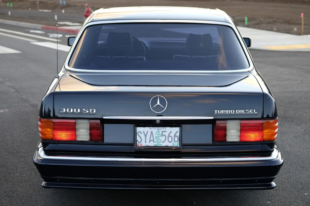 1983 Mercedes-Benz W126 S-Class Sedan - Image 14 of 31