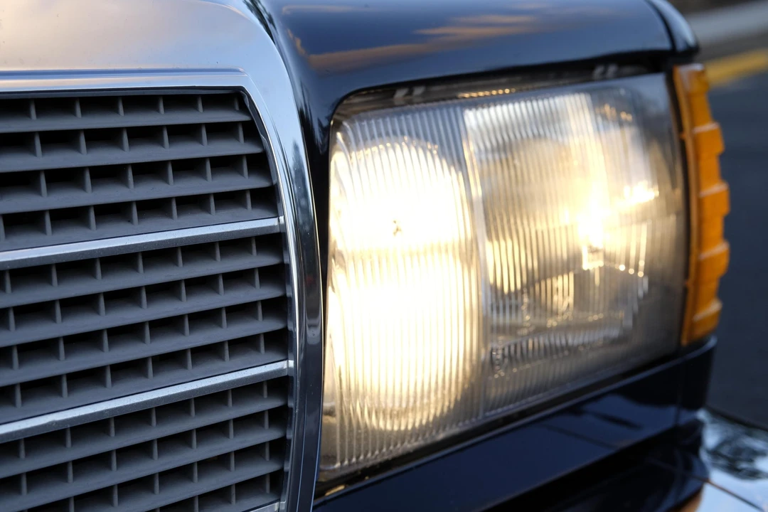 1983 Mercedes-Benz W126 S-Class Sedan - Image 26 of 31