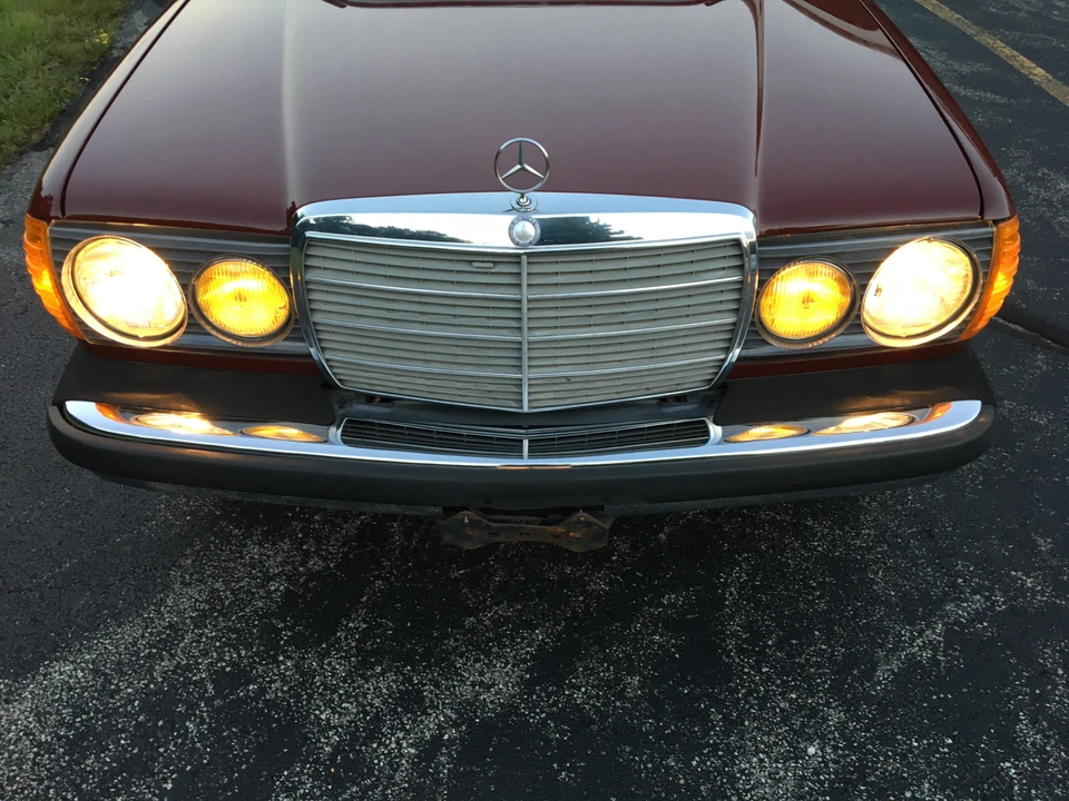 1983 Mercedes-Benz W123 Wagon (S123) - Image 2 of 31