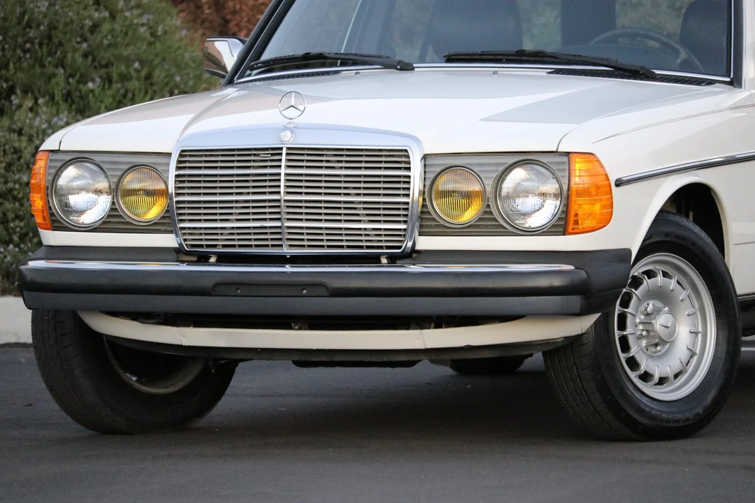 1983 Mercedes-Benz W123 Wagon (S123) - Image 28 of 31