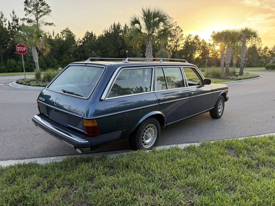 1983 Mercedes-Benz W123 Wagon (S123) - Image 9 of 31