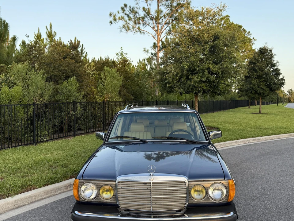 1983 Mercedes-Benz W123 Wagon (S123) - Image 12 of 31