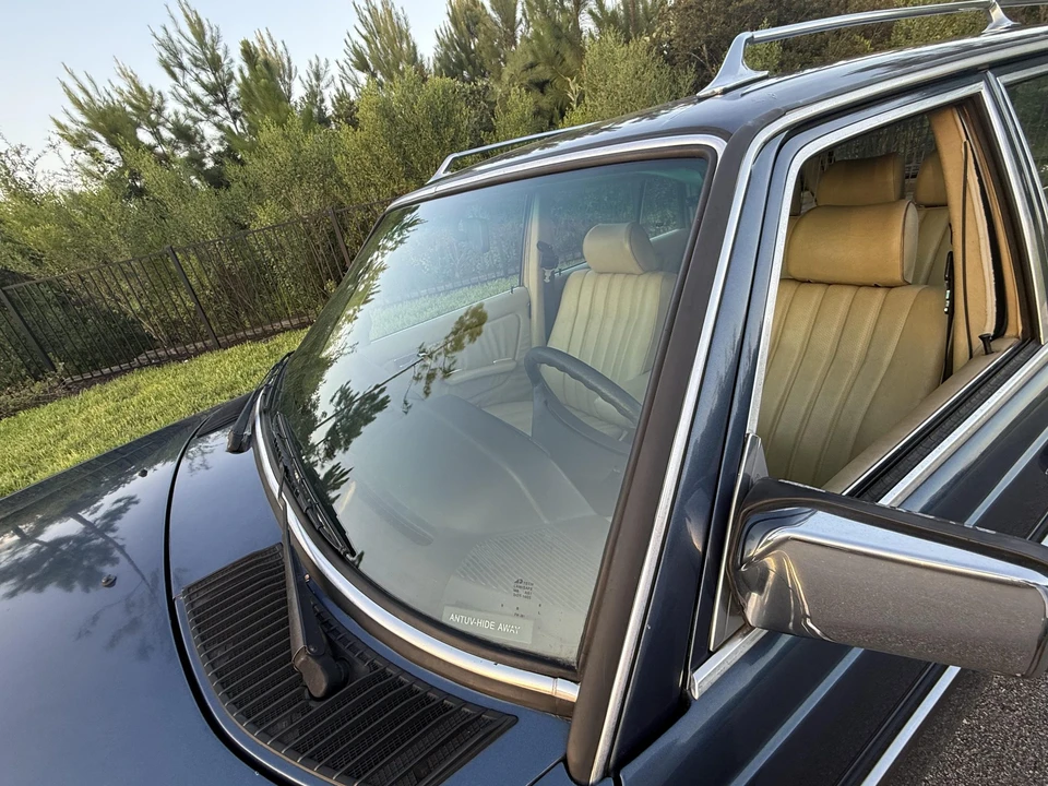 1983 Mercedes-Benz W123 Wagon (S123) - Image 17 of 31