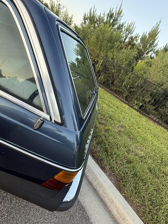 1983 Mercedes-Benz W123 Wagon (S123) - Image 28 of 31