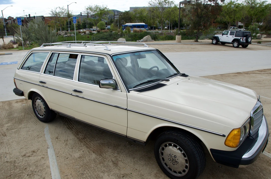 1983 Mercedes-Benz W123 Wagon (S123) - Image 3 of 31