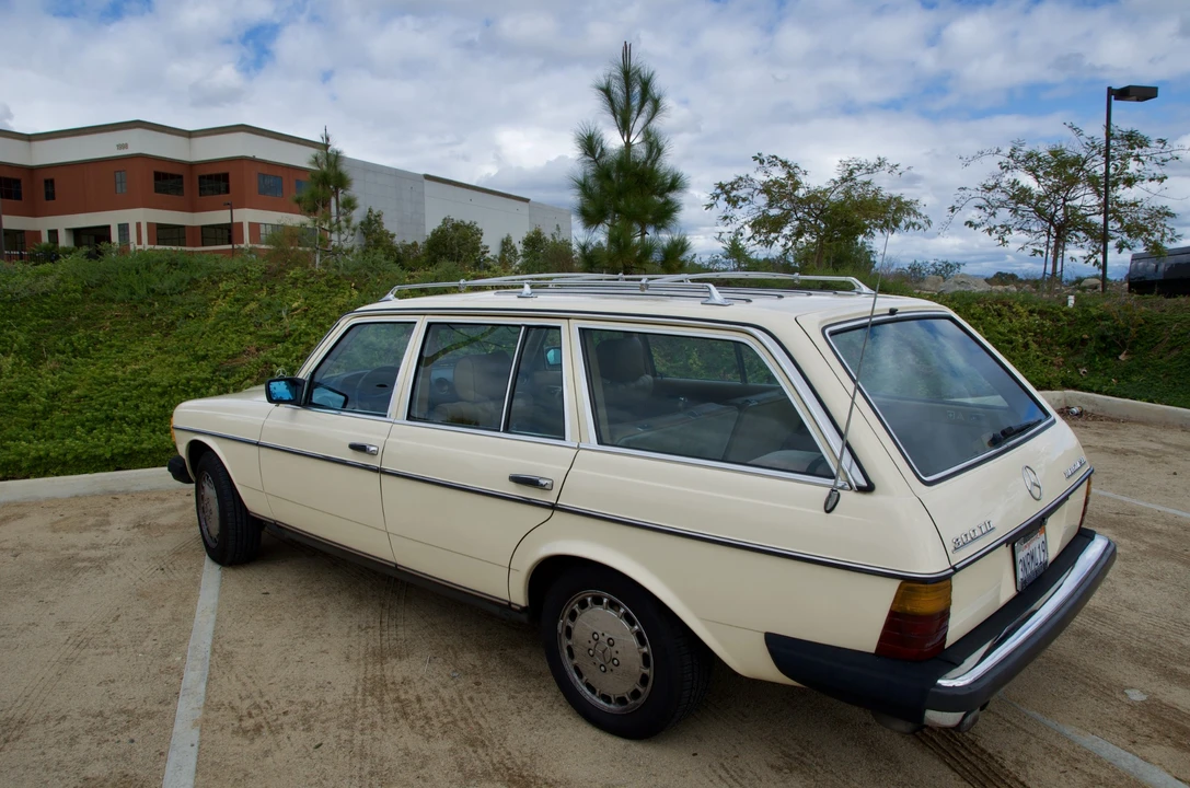 1983 Mercedes-Benz W123 Wagon (S123) - Image 11 of 31