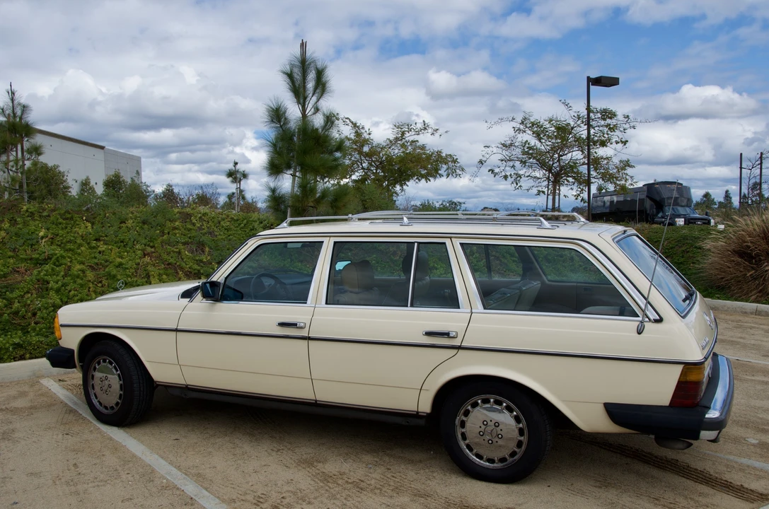1983 Mercedes-Benz W123 Wagon (S123) - Image 12 of 31