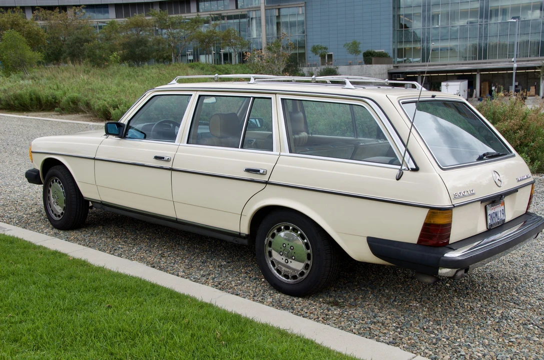 1983 Mercedes-Benz W123 Wagon (S123) - Image 13 of 31