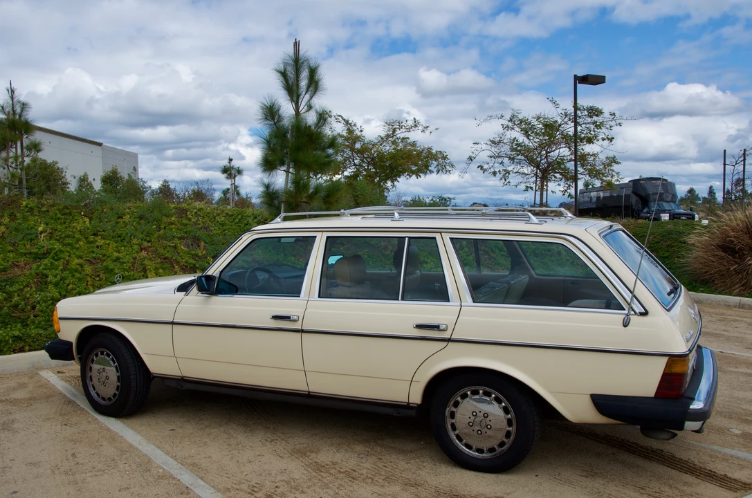 1983 Mercedes-Benz W123 Wagon (S123) - Image 14 of 31