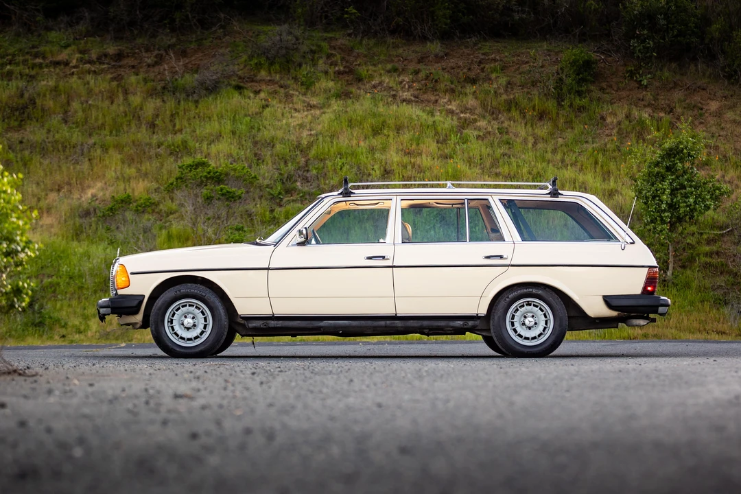 1983 Mercedes-Benz E-Class - Image 14 of 31